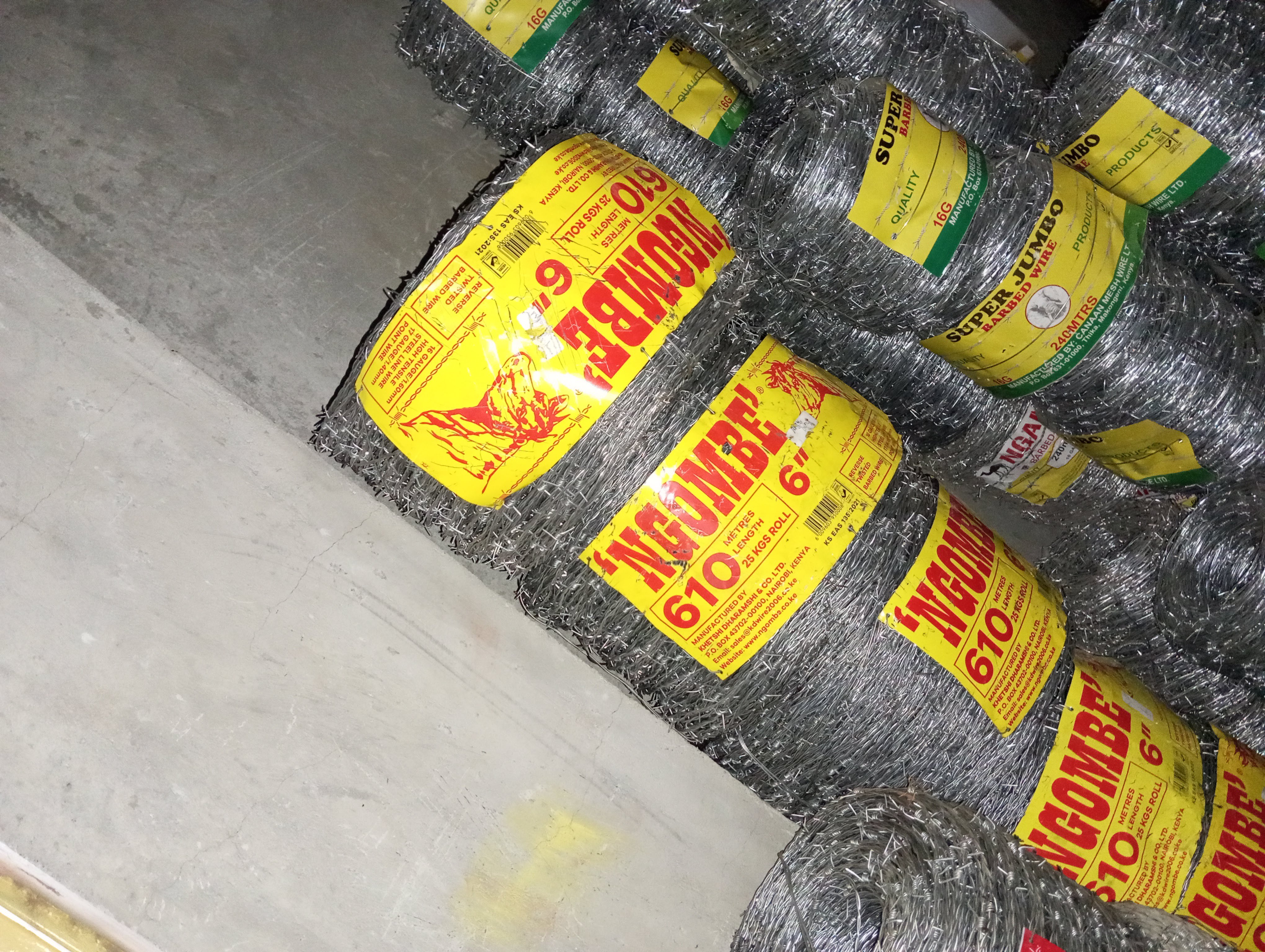 Ng'ombe barbed wire roll