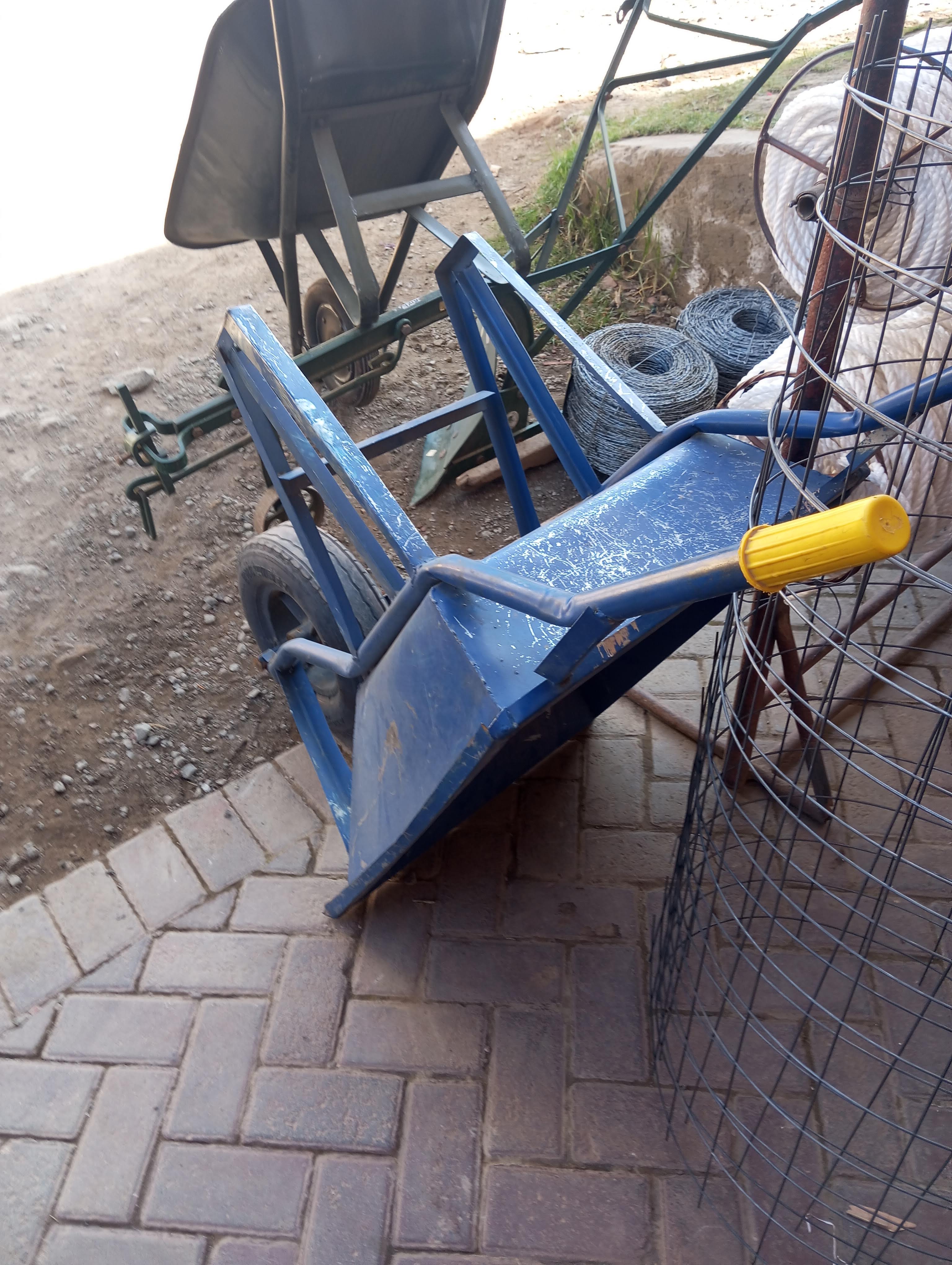 Tuktuk wheelbarrow