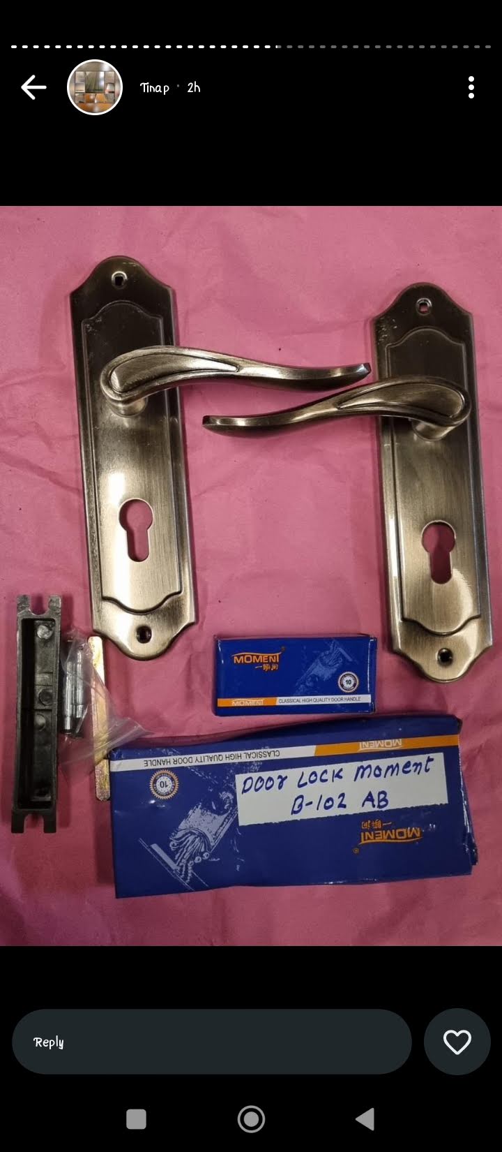Moment door lock